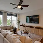 Unforgettable Townhome-close To Broadway-10 Beds!