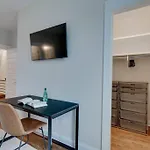 Unforgettable Townhome-close To Broadway-10 Beds!