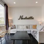 Epic Location- Steps From 12th S, Sleep12 Holiday home