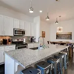 Epic Location- Steps From 12th S, Sleep12 * Nashville
