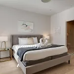 Holiday home Rooftop Fun, Walk To The Gulch And 12th S Near Broadway *
