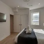 Holiday home Rooftop Fun, Walk To The Gulch And 12th S Near Broadway *
