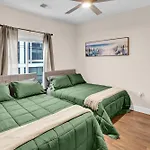 Apartment Chateau De Capri W Pool Gym Free Parking