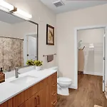 Chateau De Capri W Pool Gym Free Parking * Nashville