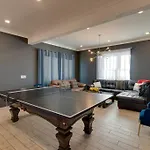 Holiday home Spacious Only 2 Mi To Broadway