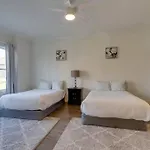 Spacious Only 2 Mi To Broadway Holiday home Nashville