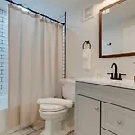 Newly Remodeled! Beautiful 3bd In East Nash! Holiday home *
