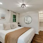 Newly Remodeled! Beautiful 3bd In East Nash! Holiday home
