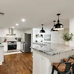 Newly Remodeled! Beautiful 3bd In East Nash!