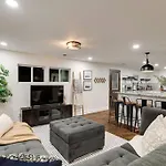 Newly Remodeled! Beautiful 3bd In East Nash! Holiday home Nashville