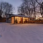 Holiday home Newly Remodeled! Beautiful 3bd In East Nash! Nashville