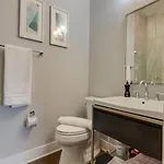 Luxury Townhome! Rooftop-game Room! Near Broadway! Holiday home Nashville