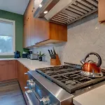 Holiday home Luxury Townhome! Rooftop-game Room! Near Broadway!