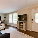 Holiday home Fire Pit-great Neighborhood-15 Min To Broadway *