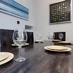 Holiday home Beautiful 3 Bedroom! Near Broadway-12th S-gulch