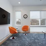 Beautiful 3 Bedroom! Near Broadway-12th S-gulch Holiday home Nashville