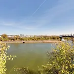 Amazing Pool, Steps 2 Broadway Right On The Riverfront!