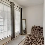 Lovely 2 Bdr With Balcony 2m To Broadway *