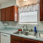 Lovely 2 Bdr With Balcony 2m To Broadway *