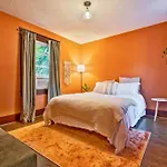 Bright In Hip East Walk To 5 Points - Only 2 Miles To Downtown *