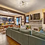 Bright In Hip East Walk To 5 Points - Only 2 Miles To Downtown * Nashville