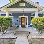 Holiday home Bright In Hip East Walk To 5 Points - Only 2 Miles To Downtown