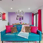 Vibrant Riverfront 2bd With A Pool