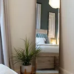 Apartment Sleep 8 In Our Cozy Colonial 2miles From Broadway Nashville