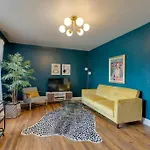 Sleep 8 In Our Cozy Colonial 2Miles From Broadway
