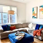 Holiday home Renovated Pink Palace, Walkable Location