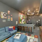 Holiday home Renovated Pink Palace, Walkable Location *