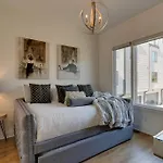 Renovated Pink Palace, Walkable Location Nashville