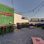 Renovated Pink Palace, Walkable Location Nashville
