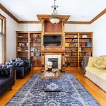 Prime Location In 12south, Walkable To Shopping & Dining Holiday home *