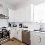 Holiday home With En-suite Bath, Tv & Blackout Shades *