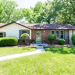 Honky Tonk Home Bar, Minutes To Airport & Broadway