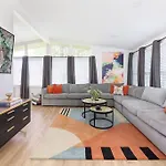 Holiday home Minutes To Opry, Airport & Broadway *