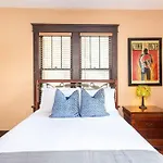 Holiday home Deacon's House From The Tv Series, Nashville! Walk To Downtown!