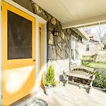 Deacon's House From The Tv Series, Nashville! Walk To Downtown! Holiday home Nashville