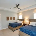 Views, Under 2mi Broadway, Gated Parking Holiday home