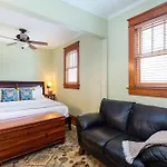 Deacon's House From The Tv Series, Nashville! Walk To Downtown! Holiday home