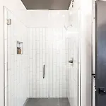 2 Side By Side Units, The Honky Tonk Party Pads, Parking Gym Pool * Nashville