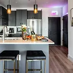 Downtown Midtown Vanderbilt, Honky Tonk Party Pad 2, Parking Gym Pool Apartment Nashville
