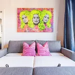 Apartment Downtown Midtown Vanderbilt, Honky Tonk Party Pad 2, Parking Gym Pool *