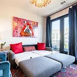 Downtown Midtown Vanderbilt, Honky Tonk Party Pad 1, Parking Gym Pool Apartment Nashville