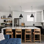 Stylish 3 Bed Retreat, Rooftop, Parking, Sleeps 10, Ensuite Baths, Bunk Room, Gourmet Kitchen, Cozy Living Space, Rooftop Views & Fire Table, Near Downtown, Distilleries & Marathon Village, 24 Hr Hospitality * Nashville