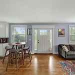 2 Bedroom 4 Miles To Broadway Sleeps 4 Holiday home Nashville
