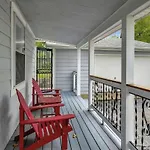 Holiday home 2 Bedroom 4 Miles To Broadway Sleeps 4 *
