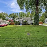 2 Bedroom Home 4 Miles To Broadway Sleeps 4