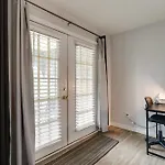 Apartment 2 Bdr With Free Parking! 2m To Broadway! *